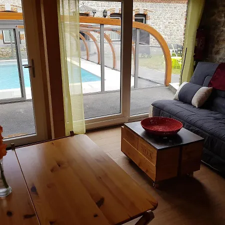 Duplex Swimming Cats بيت ضيافة