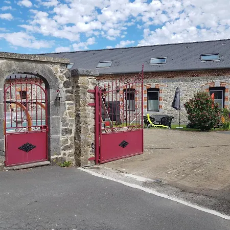 Duplex Swimming Cats Guest house