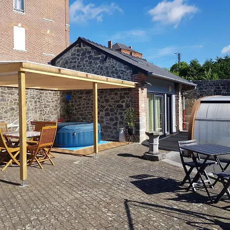 Guest house Duplex Swimming Cats Saint-Hilaire-sur-Helpe
